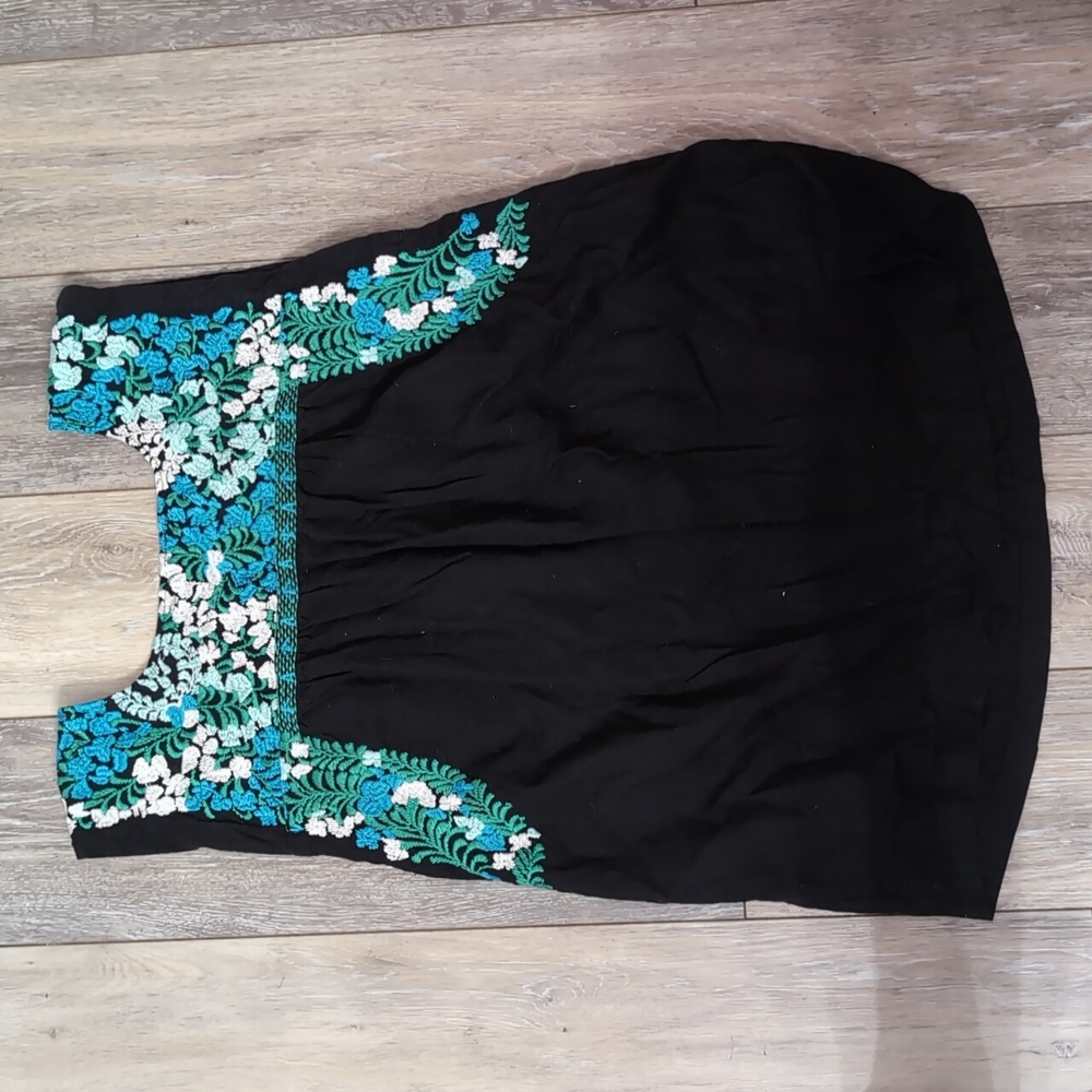 J.Marie Embroidered Top - Picture 4 of 4